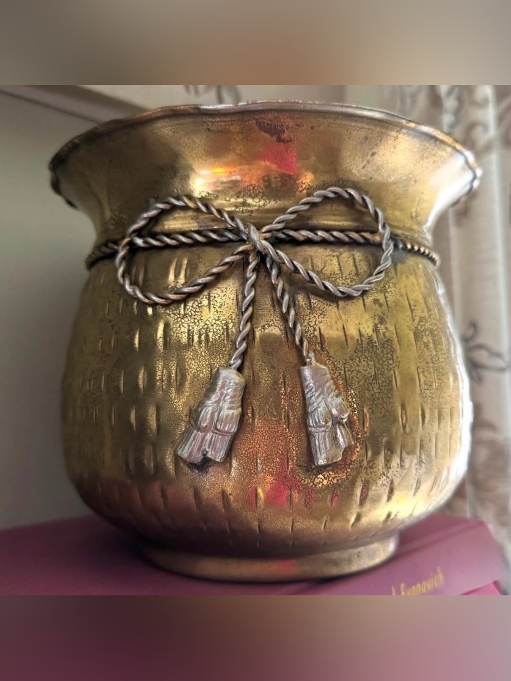 Vintage brass planter with bow rope detail
